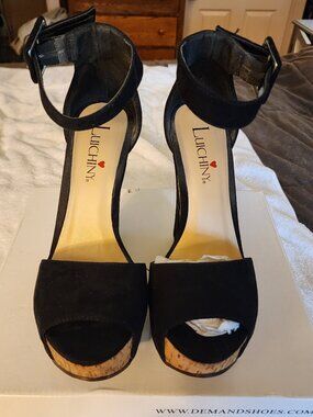 Size 6.5 Luichiny summer heels